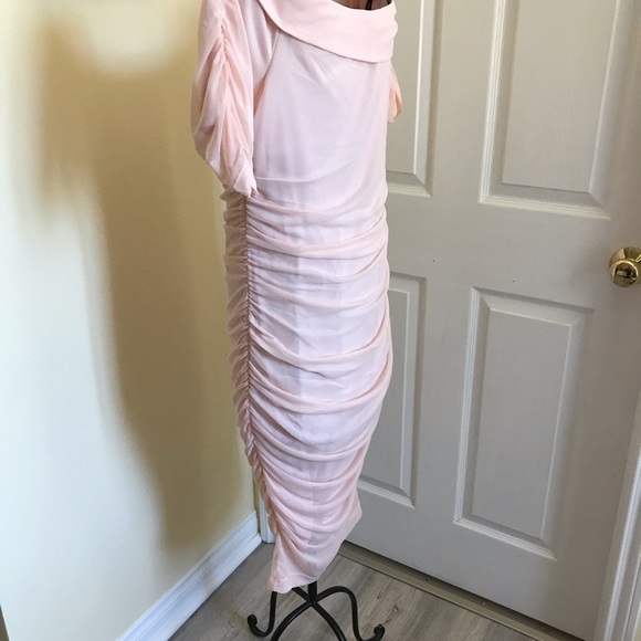 HOST PICK 🥰Venus bodycon ruched Dress Light Pink Great for weddings New - Picture 3 of 12